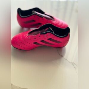 Adidas Kids Soccer Cleats Size
11K Hot Pink Black Shoes